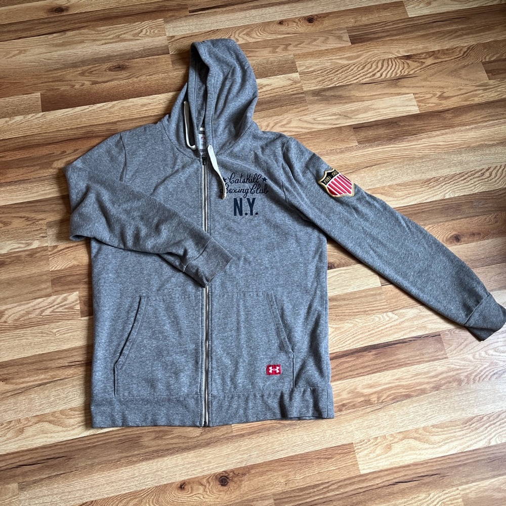 Mike Tyson Roots of Fight Zip Up Hoodie 
Great condition 
Size: Medium